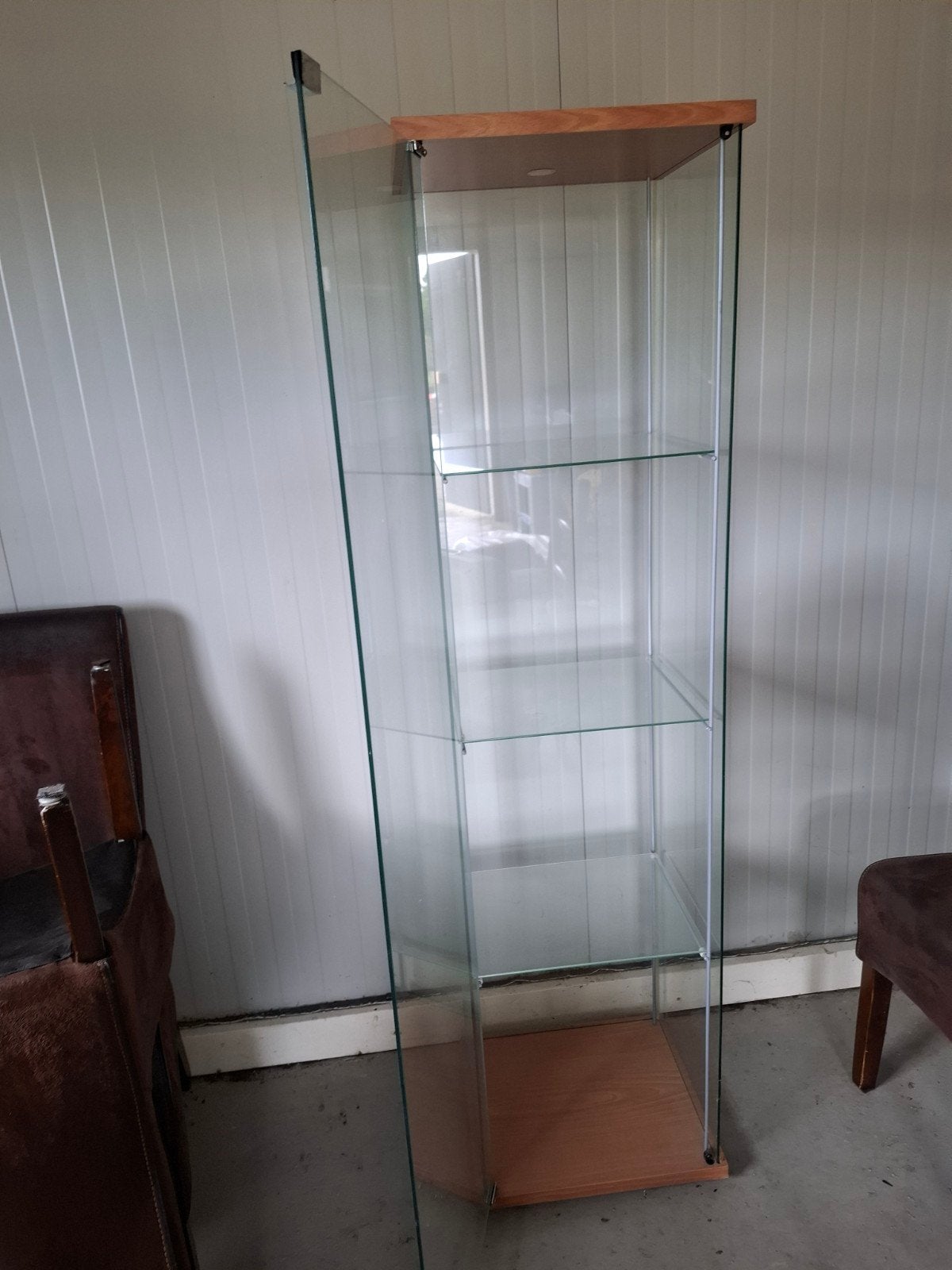 Gereserveerd Vitrinekast, Ophalen, Minder dan 50 cm, 150 tot 200 cm, 25 tot 50 cm