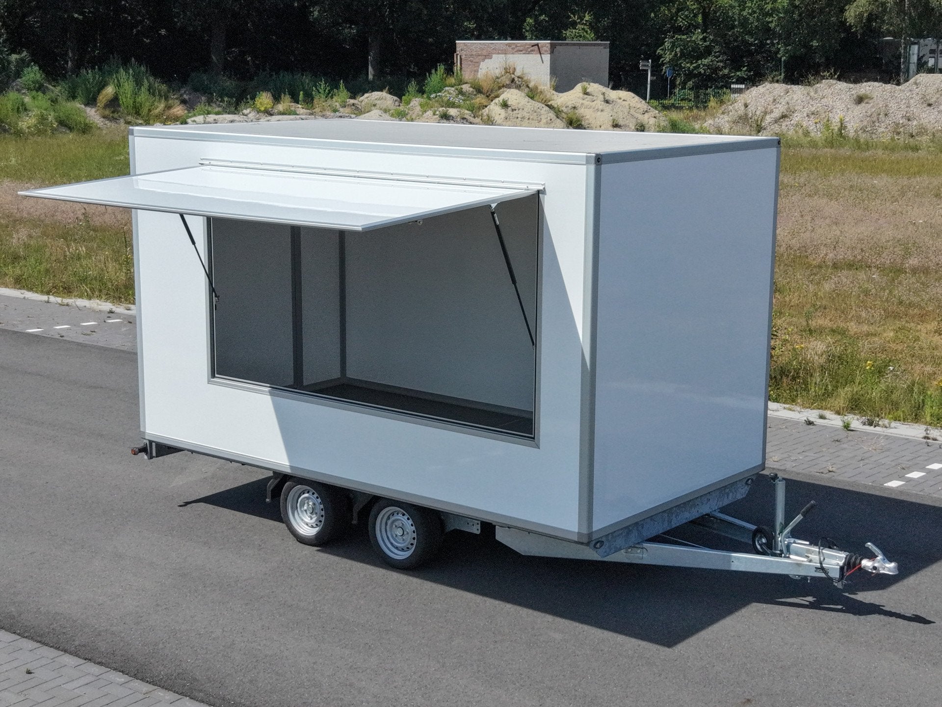 EDUARD TVW Carrosserie bouw Verkoopwagen (bj 2026), TVW Horse Trucks, Info@tvwhorsetrucks.com, Textielstraat 2
5107NG  DONGEN, NL