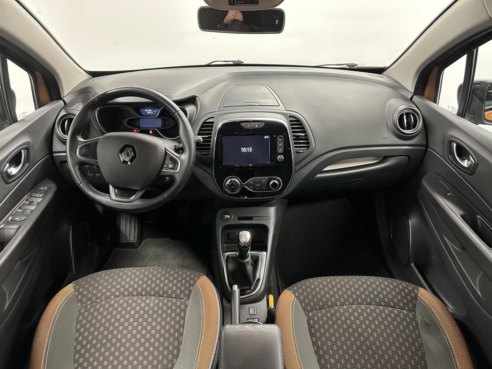 Renault Captur 0.9 TCe Intens NAVI CAMERA CRUISE TREKHAAK LM, Voorwielaandrijving, 898 cc, Stof, Gebruikt