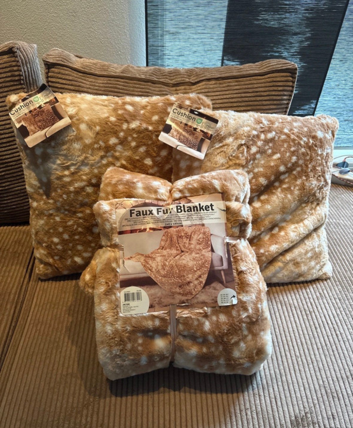 Faux fur deken en 2 kussens nieuw, Fleecedeken, 140 cm, Nieuw, Ophalen of Verzenden