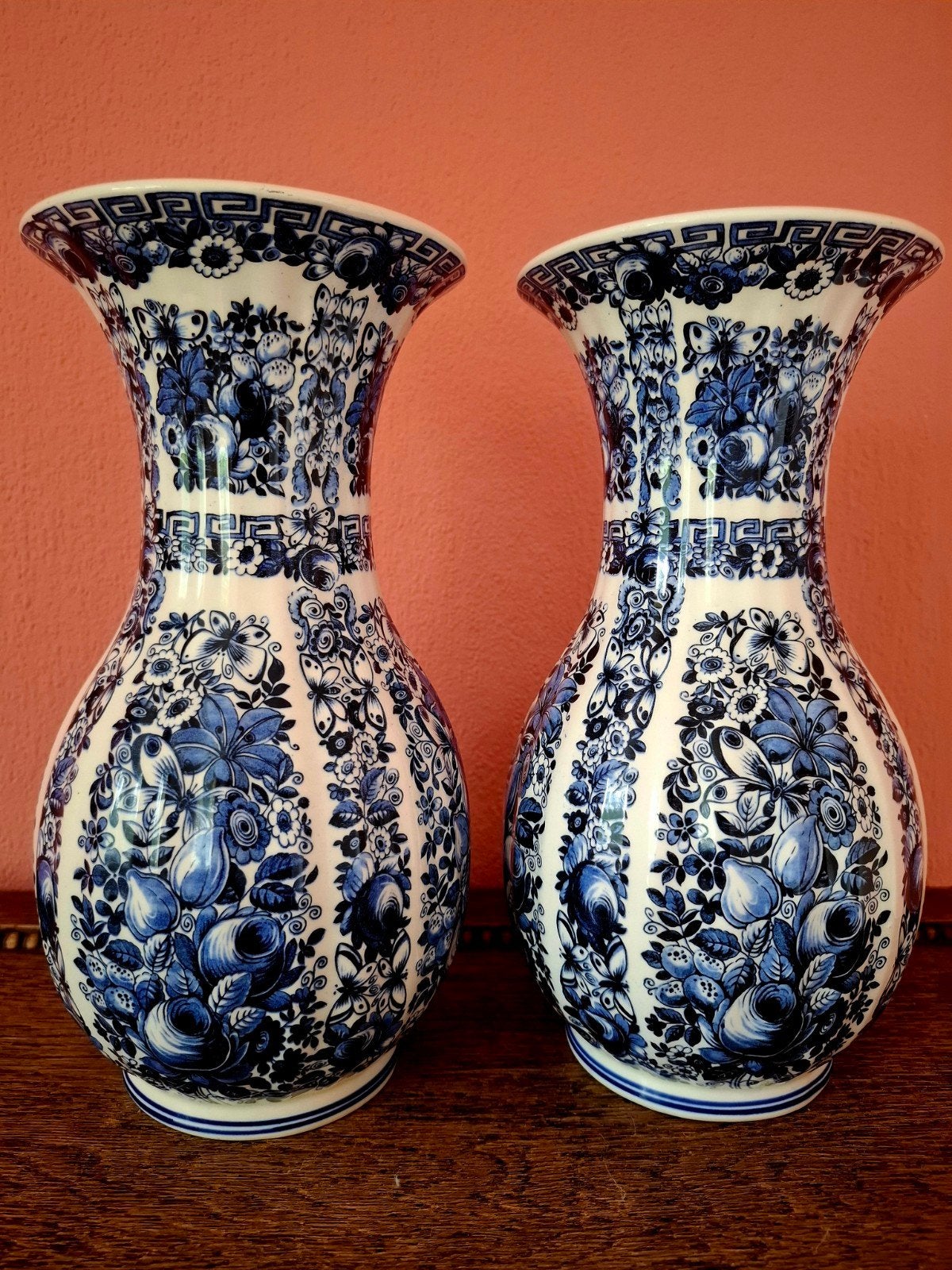 Prachtige vintage vazen (paar) – Delfts blauwe stijl (26 cm, Antiek en Kunst, Ophalen of Verzenden