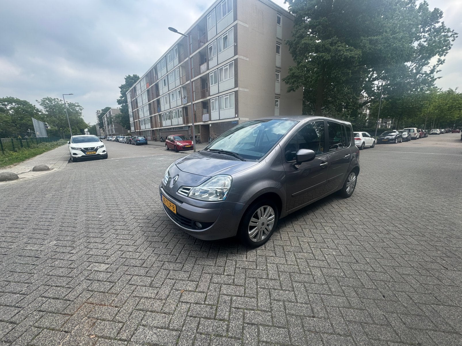 Renault Grand Modus 1.2 TCE 2012 Grijs, Auto's, Voorwielaandrijving, 4 cilinders, 49 €/maand, Origineel Nederlands
