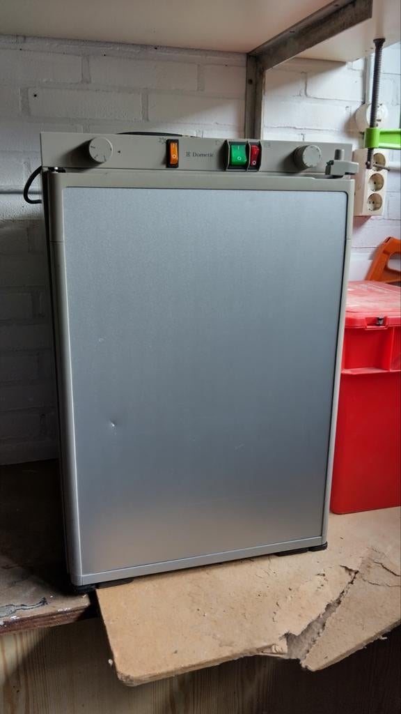 Dometic Koelkast met Vriesvak - Ideaal voor Camper/Boot, Caravans en Kamperen, Koelboxen, Ophalen, Gebruikt, Elektrisch