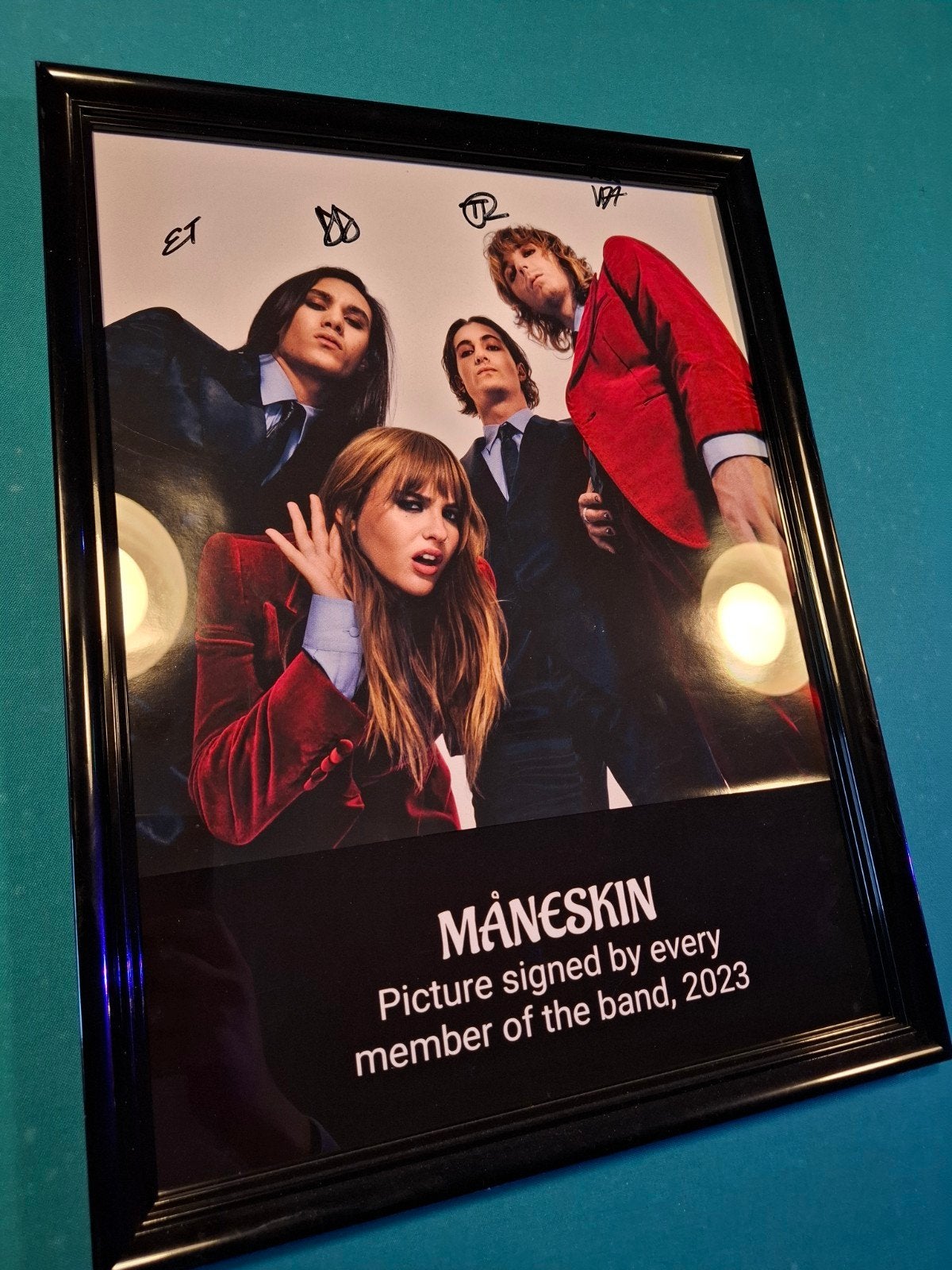 Måneskin poster, 30x30 GESIGNEERD, incl. Lijst., Verzamelen, Ophalen of Verzenden, A1 t/m A3, Film en Tv