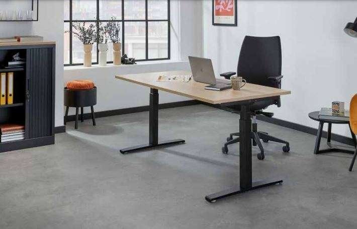 VST PLUS elektrisch zit-sta bureau, erg stabiel !, Huis en Inrichting, Bureaus, VST, Nieuw, Ophalen of Verzenden, In hoogte verstelbaar
