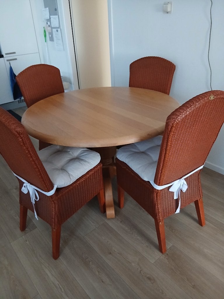 Ronde eiken eettafel., Huis en Inrichting, Tafels | Eettafels, Ophalen, Klassiek, vintage., Rond, Zo goed als nieuw