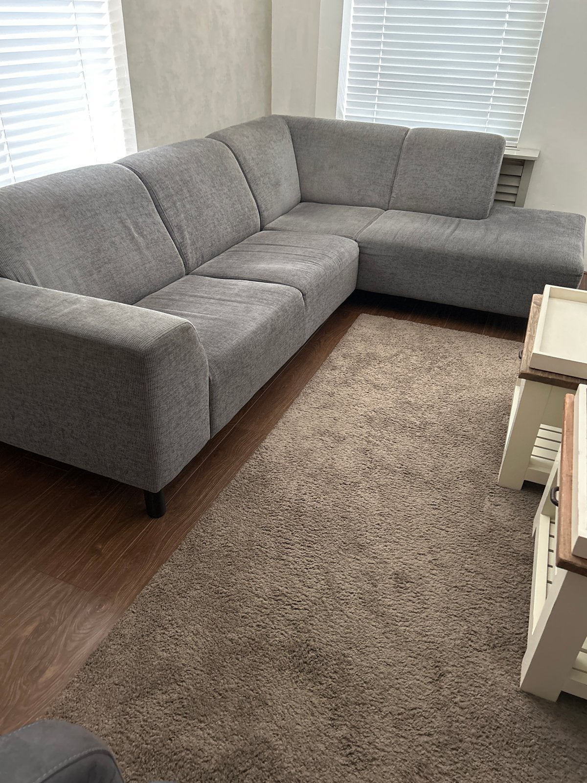 Comfortabele grijze hoekbank - perfect voor uw woonkamer, Huis en Inrichting, Banken | Bankstellen, Ophalen, 250 tot 300 cm, Gebruikt
