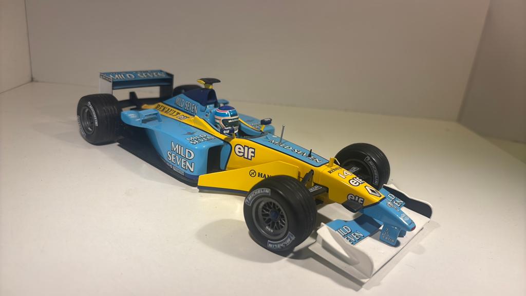 F1 Renault type r 202 universal hobbies 1.18
