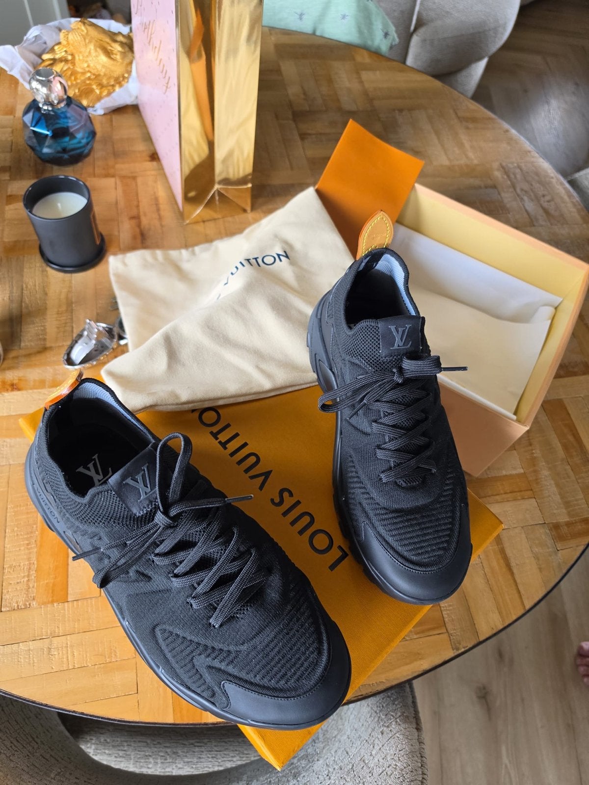 Louis Vuitton Sneakers Maat 42 - Zo goed als nieuw, Ophalen of Verzenden, Zo goed als nieuw, Zwart, Sneakers of Gympen