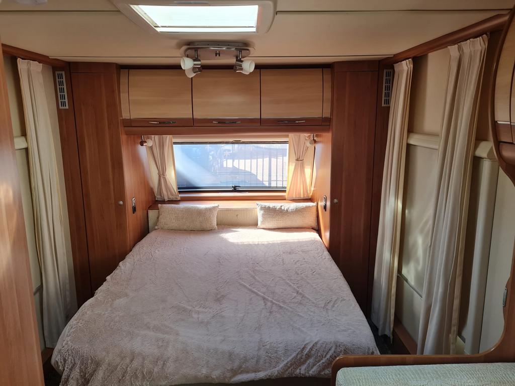 Fendt 700 caravan, Caravans en Kamperen, Vast bed, Rondzit, Tot en met 2, 7 tot 8 meter