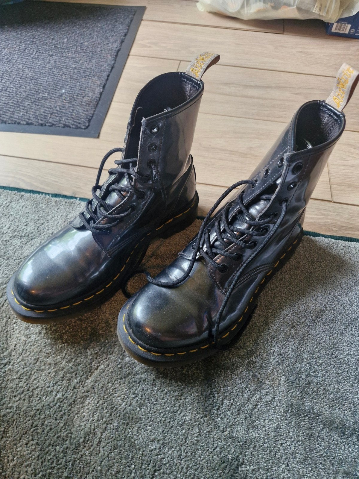 Dr. Martens Chrome Vegan 39, Ophalen of Verzenden