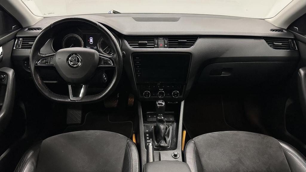 Skoda Octavia Combi 1.4 TSI Greentech Style Business PANO TR, Auto's, Skoda, Gebruikt, Autotrust, 1500 kg, Octavia