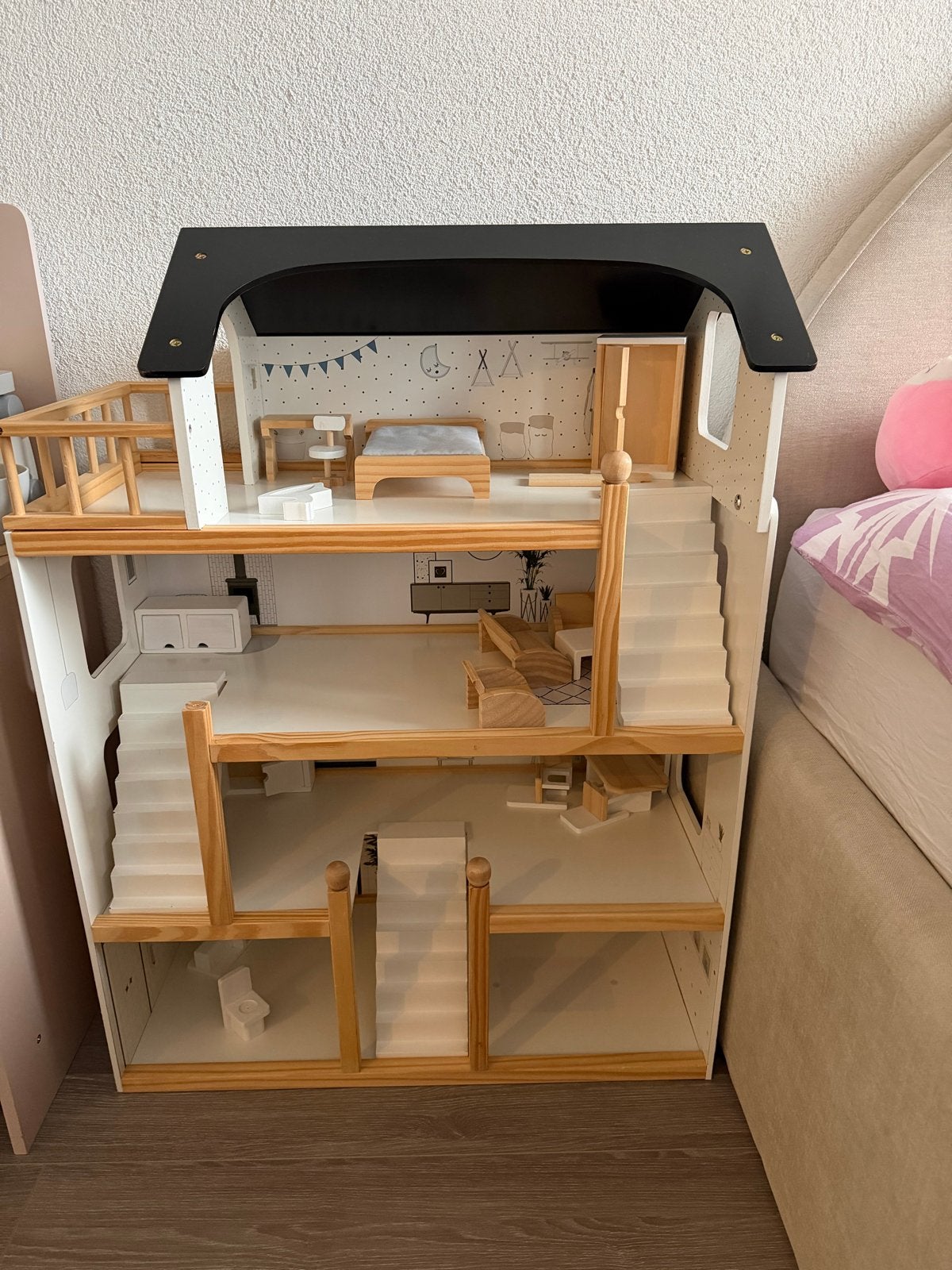 Petite Amelie Poppenhuis met Meubels, Ophalen, Zo goed als nieuw, Poppenhuis