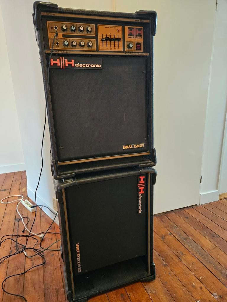 H&H Bassbaby Basversterker 150W + Extra Bas Cabinet 200watt, Ophalen of Verzenden, Gebruikt, 100 watt of meer