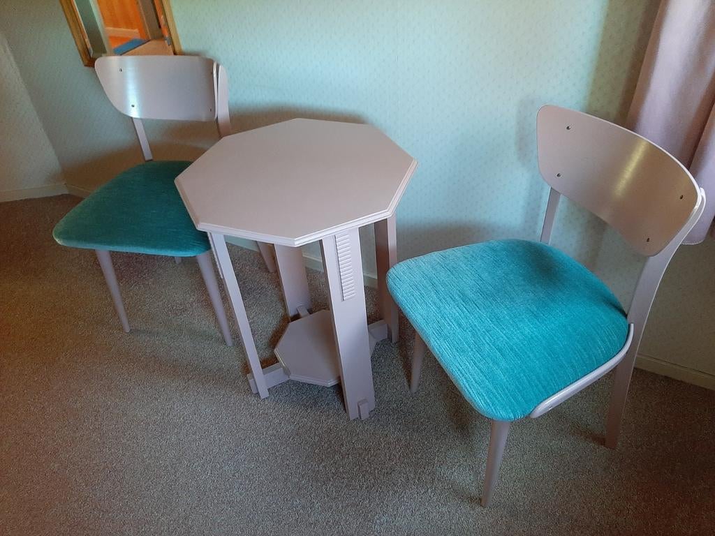 Houten zitje met 2 stoelen en 8-kantig tafeltje, Ophalen, Gebruikt, Twee, Overige kleuren