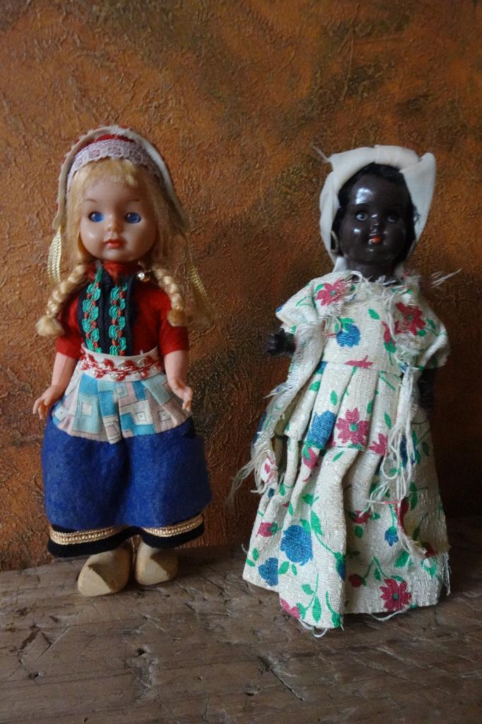 Twee klederdracht popjes, Verzamelen, Ophalen of Verzenden, Gebruikt, Pop
