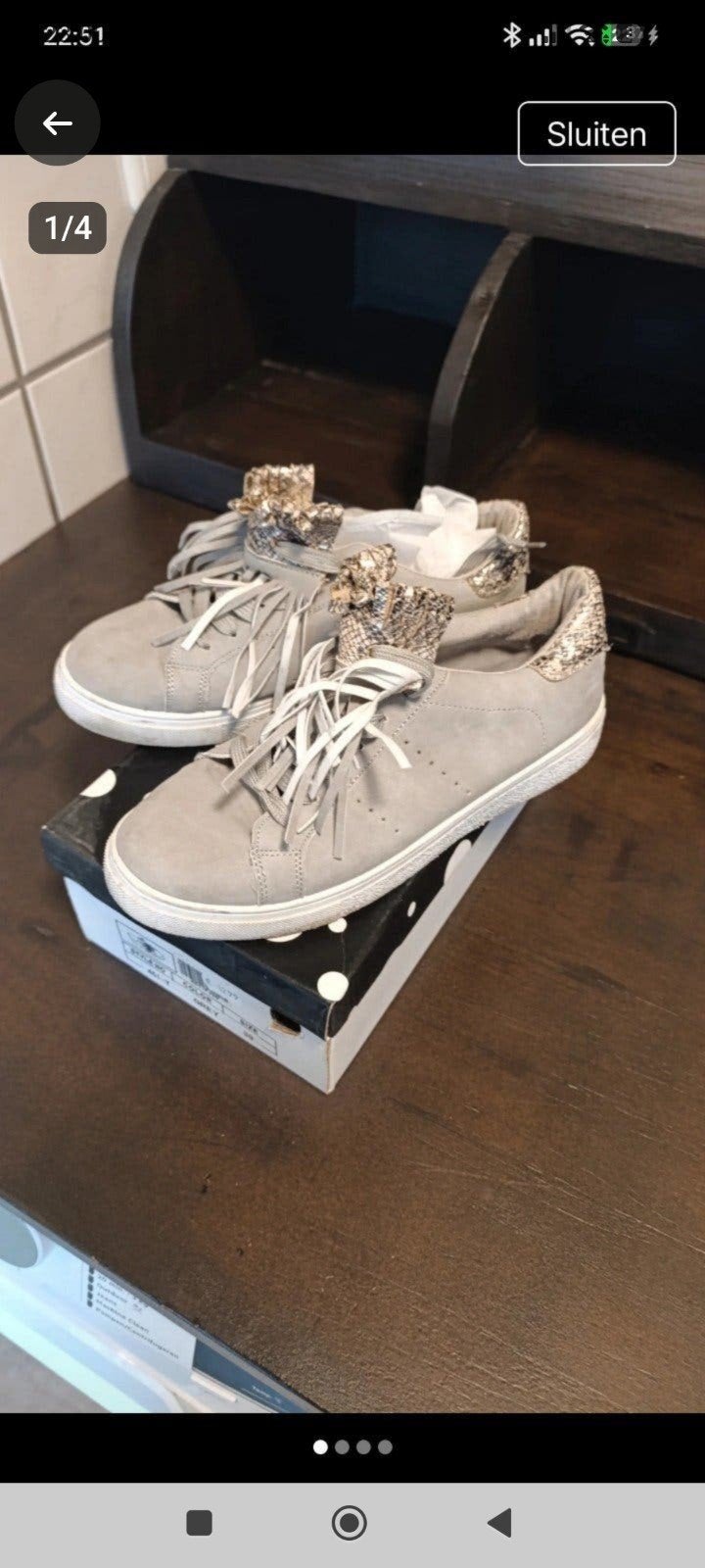 Grijze sneakers maat 39 met slangenprint en franjes, Ophalen of Verzenden, Zo goed als nieuw, Grijs, Sneakers of Gympen