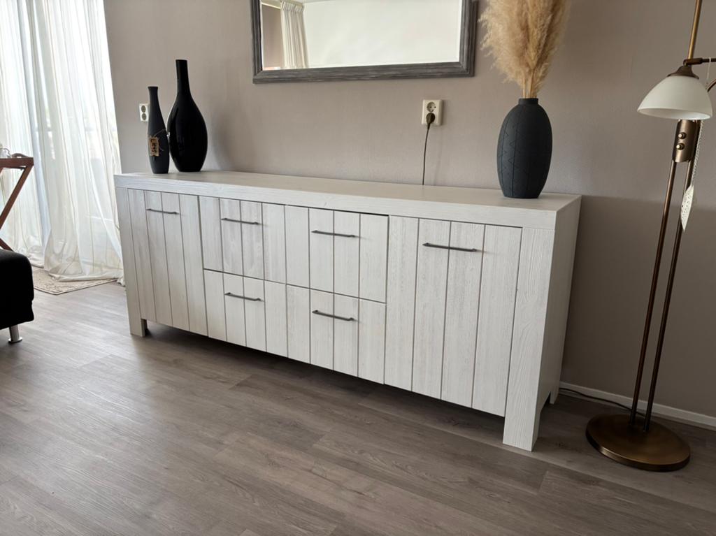 Dressoir Woood, Huis en Inrichting, Kasten | Dressoirs, Ophalen, Met deur(en), 150 tot 200 cm, Zo goed als nieuw