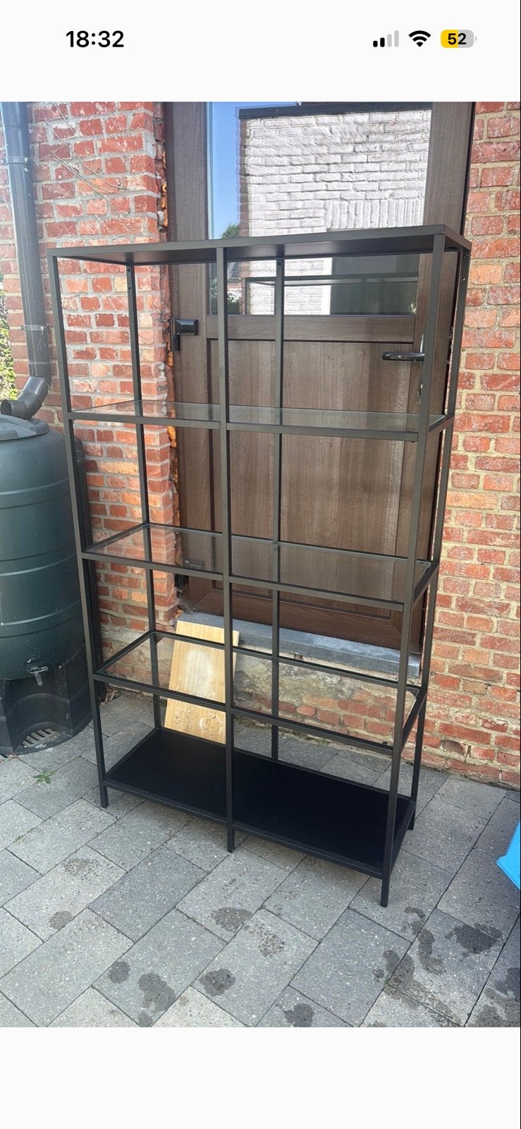 Moderne glazen vitrinekast met metalen frame, Ophalen, Met plank(en), 100 tot 150 cm, 200 cm of meer