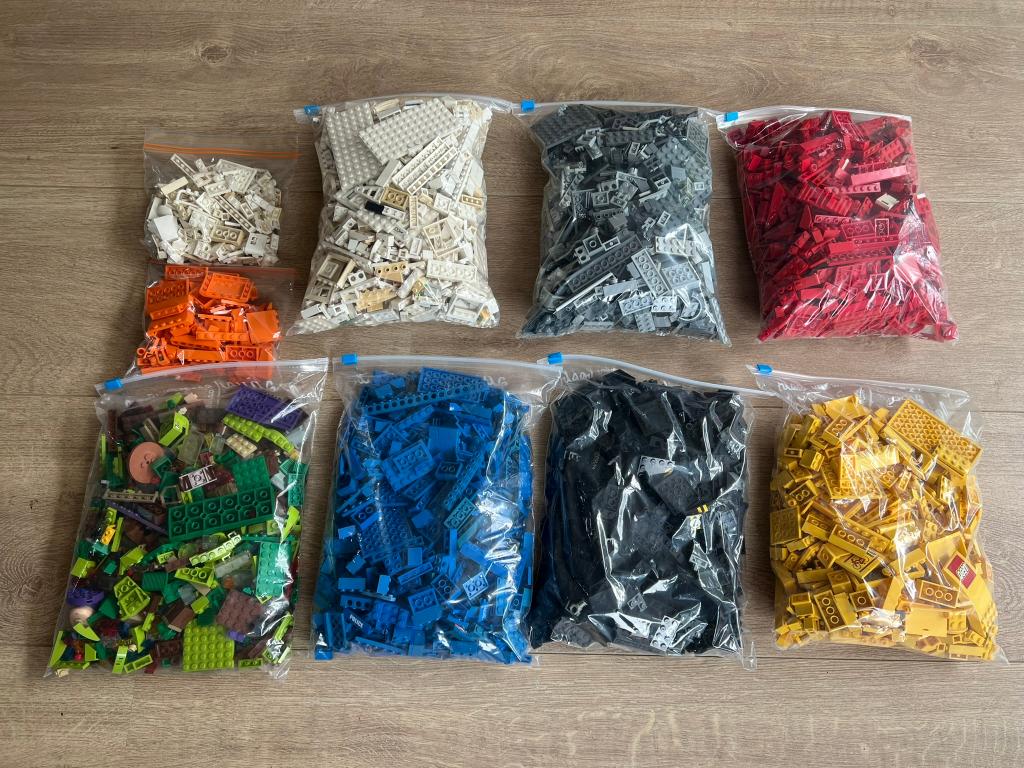 12 kilogram LEGO gesorteerd met boekjes en 17 grondplaten, Lego, Overige typen, Ophalen, Meerdere sets