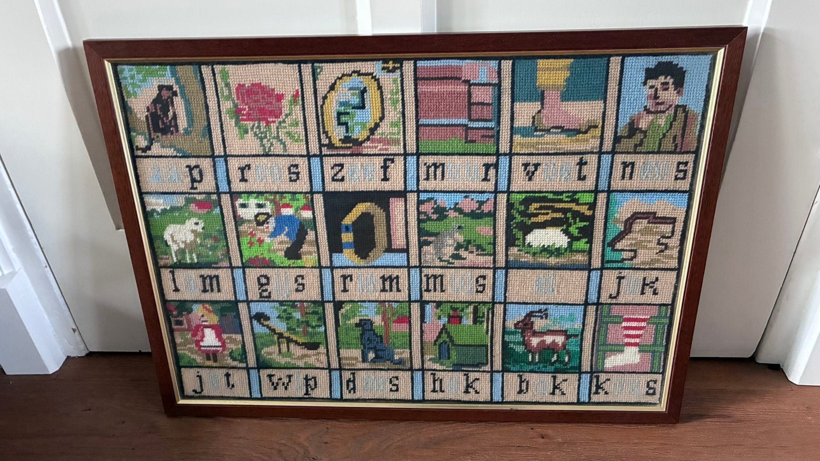 Vintage borduurwerk alfabet / Leesplankje in houten lijst, Ophalen of Verzenden, Zo goed als nieuw, Overige typen