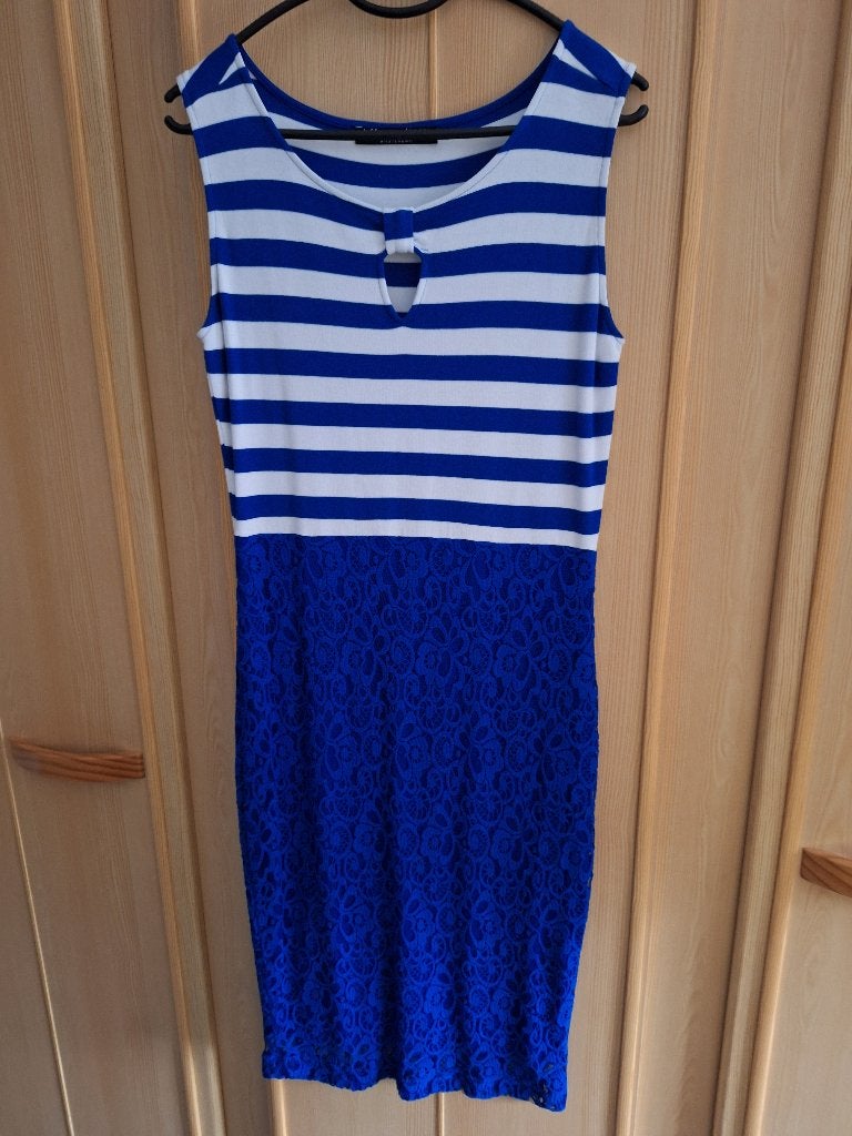 Jurk met blauw-witte strepen en kanten rok, Kleding | Dames, Maat 38/40 (M), Blauw, Ophalen of Verzenden, Zo goed als nieuw