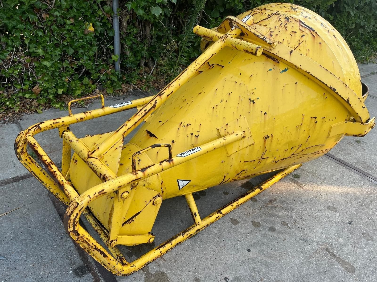 HTZ kubel 600L TR, Gebruikt
