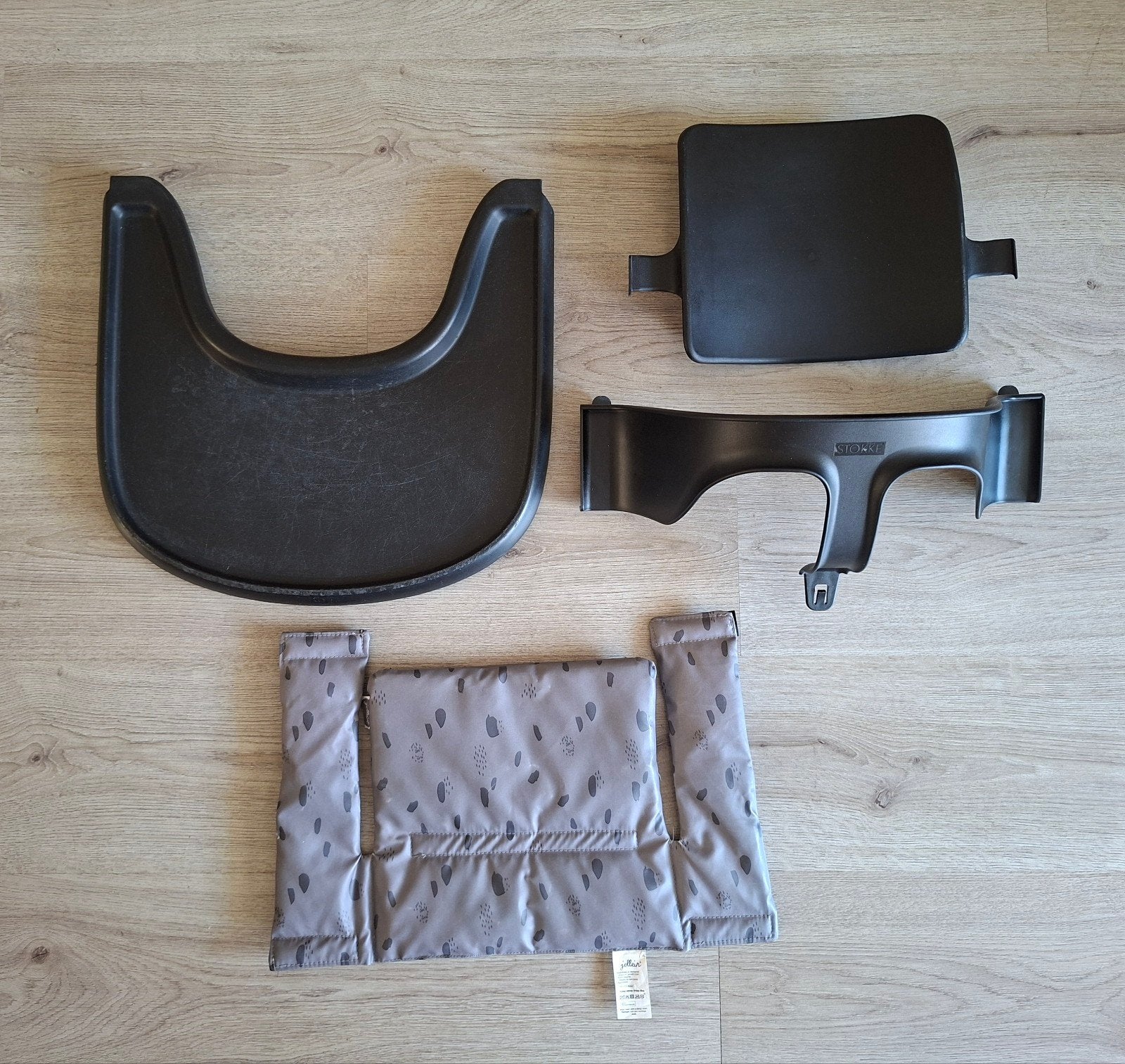 stokke tripp trapp babyset + tray + kussen | zwart, Kinderen en Baby's, Kinderstoelen, Ophalen of Verzenden, Zo goed als nieuw