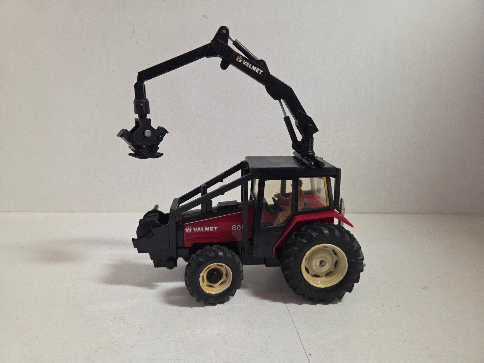 Britains Valmet 805 1:32, Hobby en Vrije tijd, ., Tractor of Landbouw, Britains, Ophalen of Verzenden