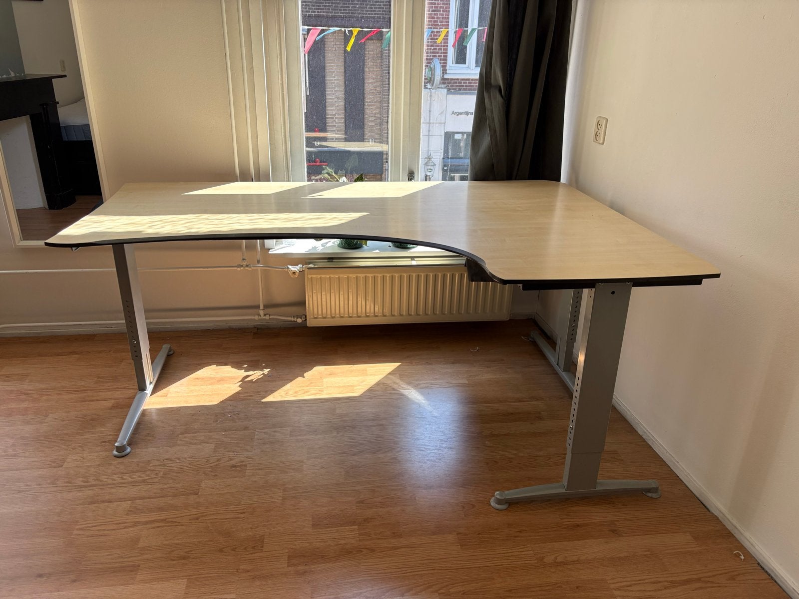 Aspa facility hoekbureau 180x80x90 cm verstelbaar onderstel, Ophalen, In hoogte verstelbaar, Kunststof, Hoekbureau