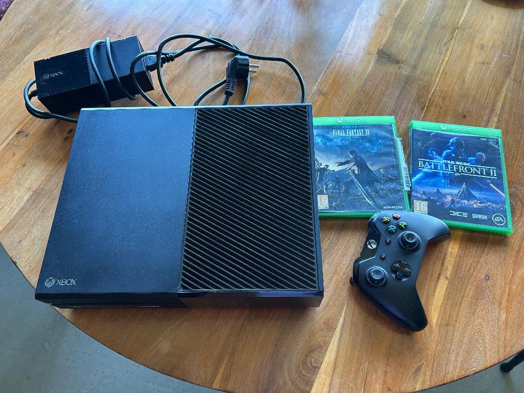 Xbox One 500GB + Controller + 2 Games – Great Condition, Spelcomputers en Games, Spelcomputers | Xbox One, Xbox One, Ophalen of Verzenden