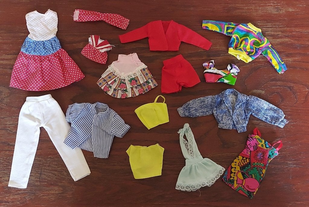 Vintage fashion dolls kleding Lucky Ind Co Ltd, Verzamelen, Poppen, Ophalen of Verzenden, Gebruikt, Kleertjes