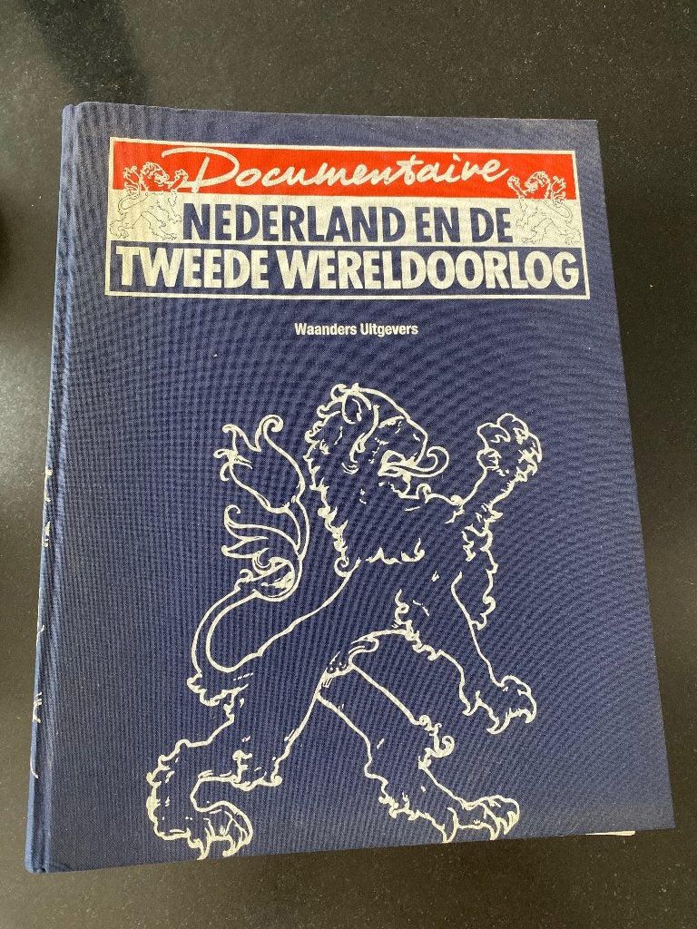 Gratis Tweede Wereldoorlog documentaire, Boeken, Oorlog en Militair, Zo goed als nieuw, Algemeen, Waanders Uitgevers / Tropenmuseum