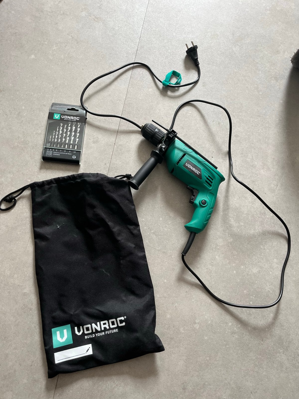 VONROC Boormachine met steenborenset, Variabele snelheid, Zo goed als nieuw, Minder dan 400 watt, Ophalen