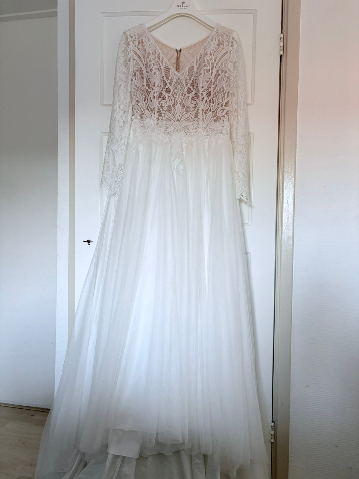Trouwjurk Miss Emily | Elegante Plus Size maat 44, Ophalen, Zo goed als nieuw, Wit, Trouwjurk