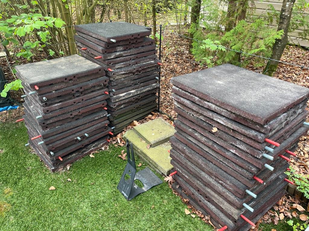 Rubberen tegels 50x50x4,5 cm - 57 heel, 3 met hoekje, Gebruikt, Overige typen, Rubber, Ophalen of Verzenden