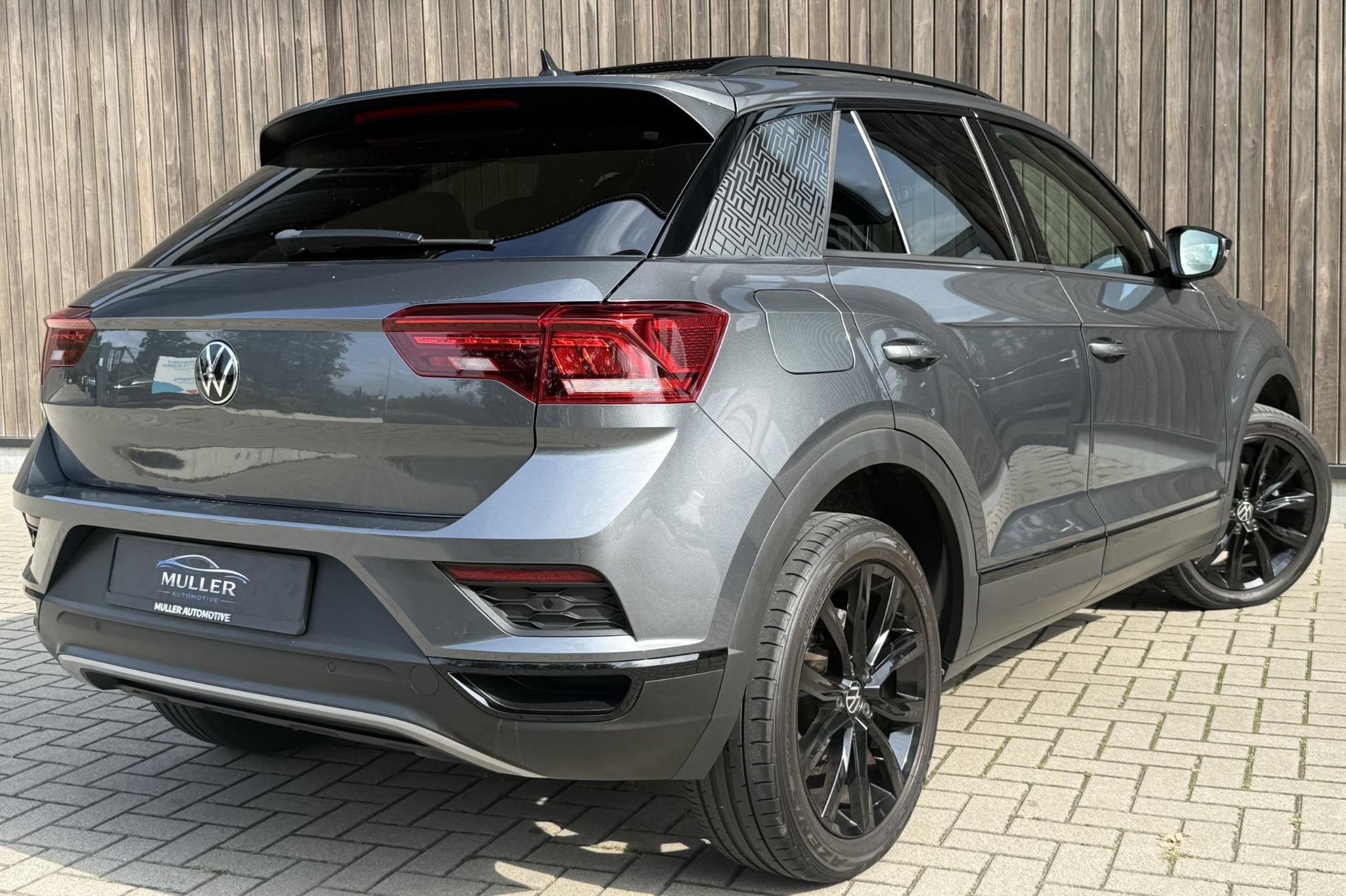 Volkswagen T-Roc 1.5 TSI Sport PANO | KEYLESS | ACC | BLACKS, Stof, 4 cilinders, 150 pk, Bedrijf