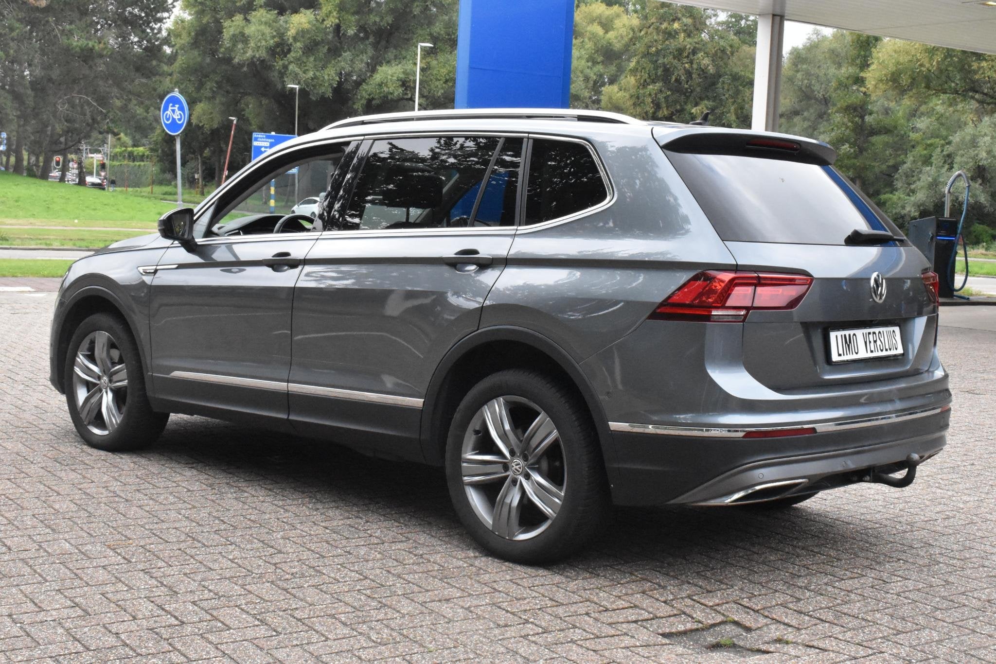 Volkswagen Tiguan Allspace 2.0 TSI 4Motion Highline Trekhaak, 4 cilinders, 1984 cc, 179 pk, Leder
