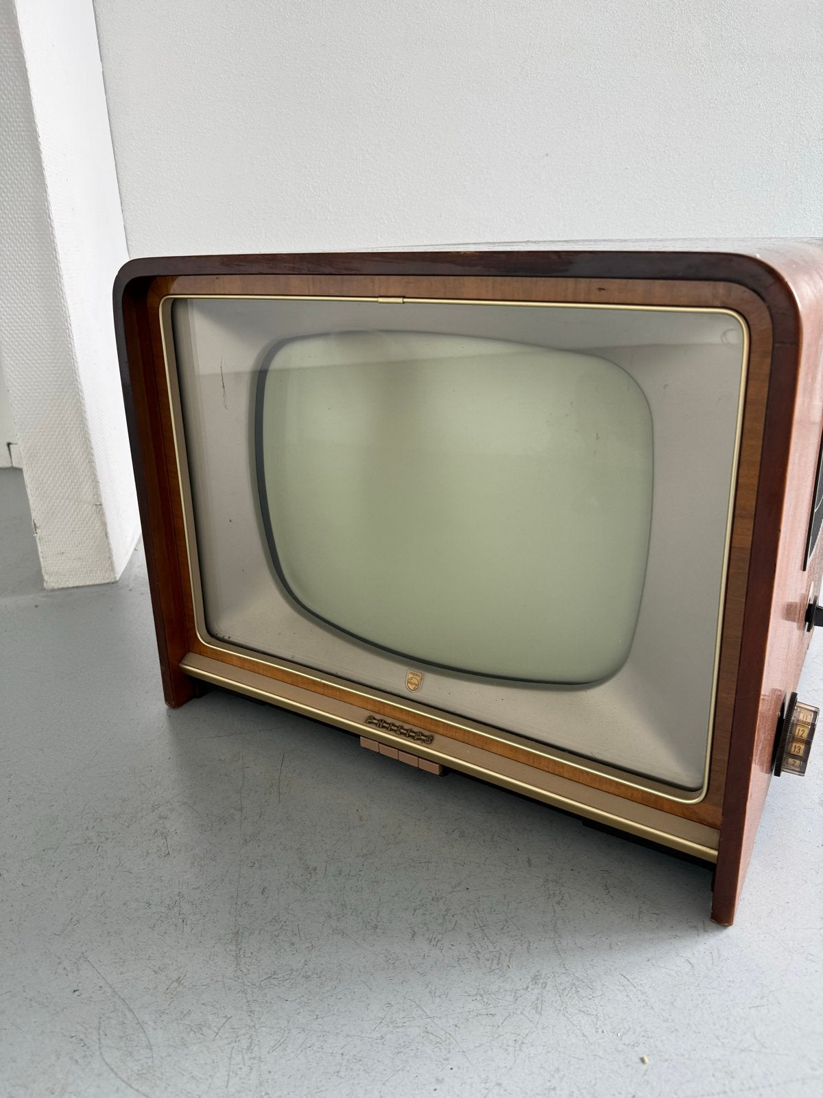 Vintage Philips zwart-wit televisie (jaren '50/'60), Ophalen