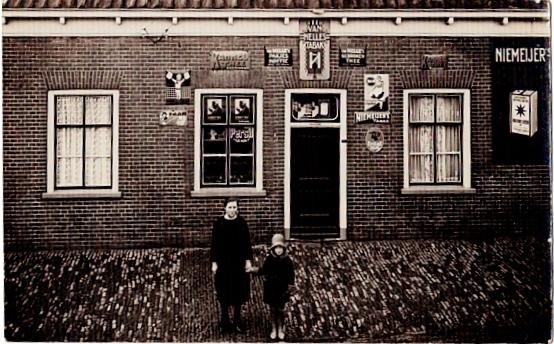 Lexmond, winkel Jac. de Vaal; janna Verveer +kind, Verzenden, 1920 tot 1940, Ongelopen, Zuid-Holland