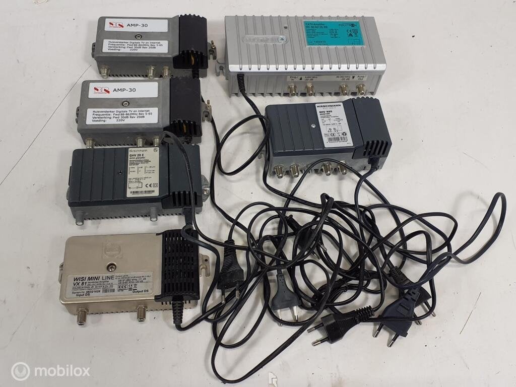 Partij radio/tv/data versterkers - 6 stuks, Gebruikt