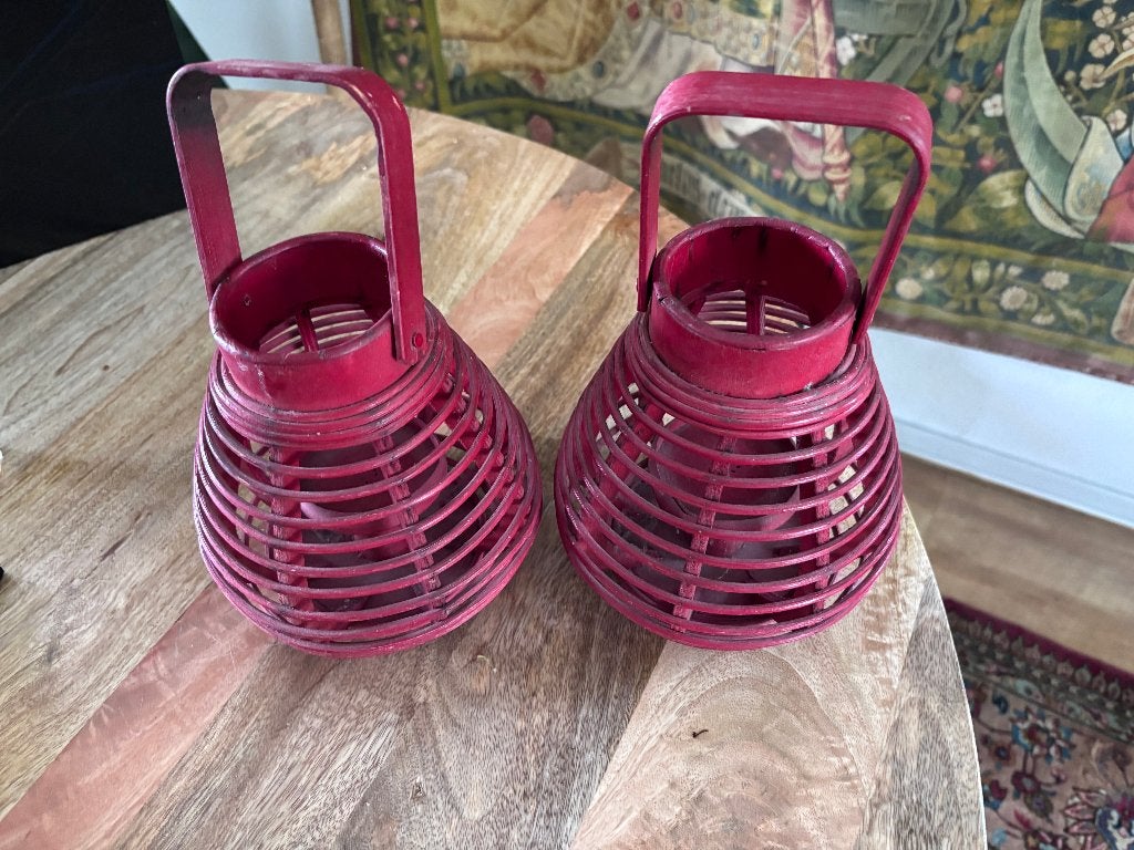 Set van 2 vintage rode bamboe/rotan lantaarns, Huis en Inrichting, Ophalen of Verzenden, Kaars