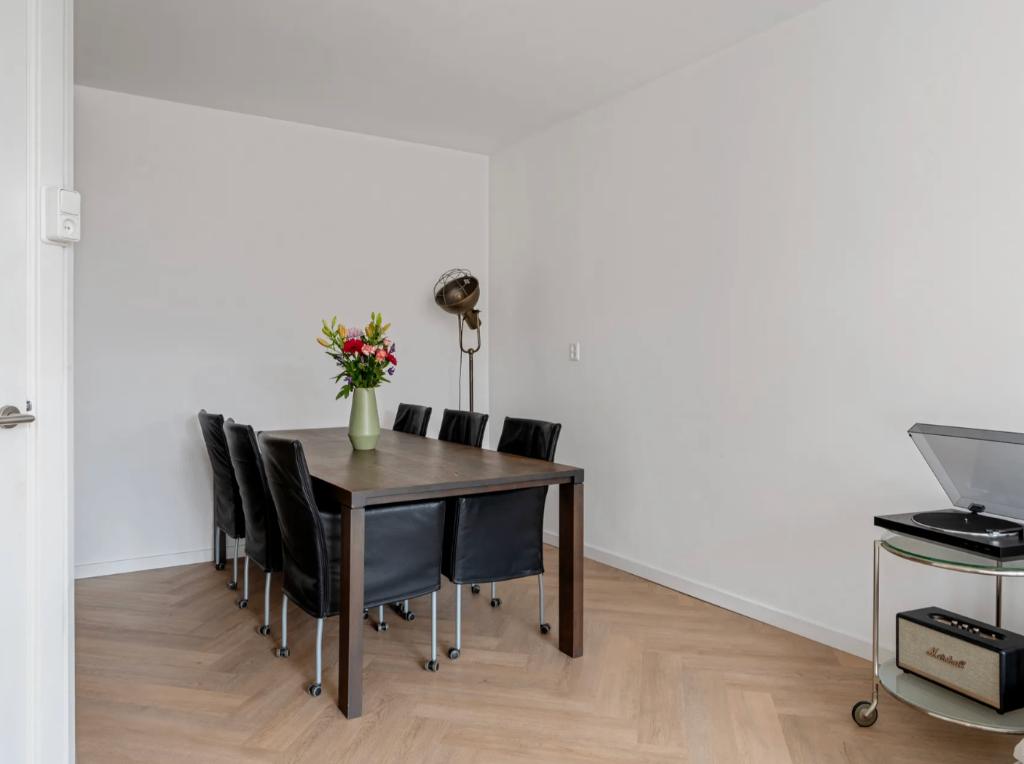 GRATIS - Eettafel stoelen zwart leer (6x), Huis en Inrichting, Stoelen, Ophalen, Gebruikt, Zwart, Leer