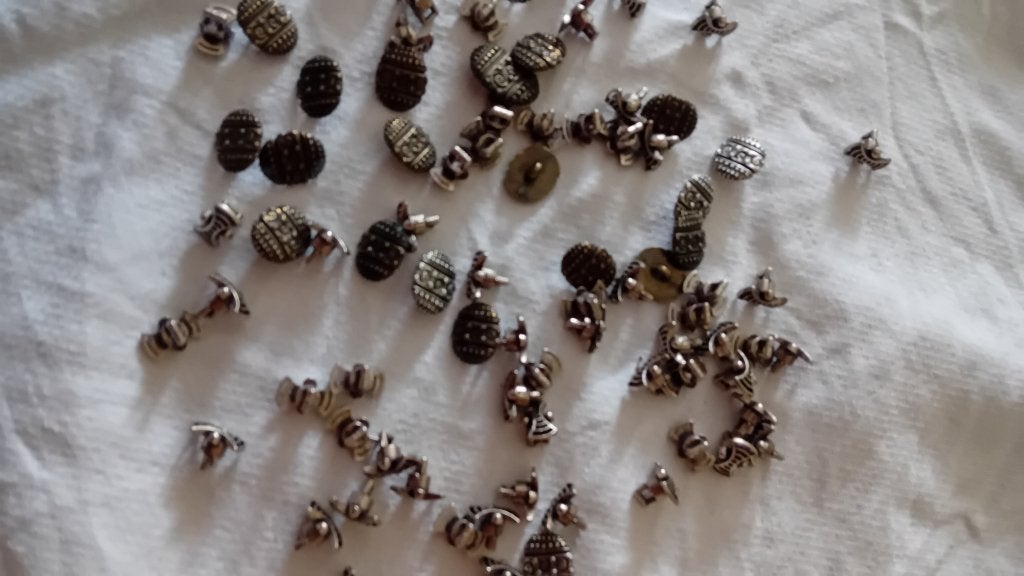 Knopen aparte zilver kleurig knoopjes, Ophalen of Verzenden, Zo goed als nieuw, Knoop of Knopen