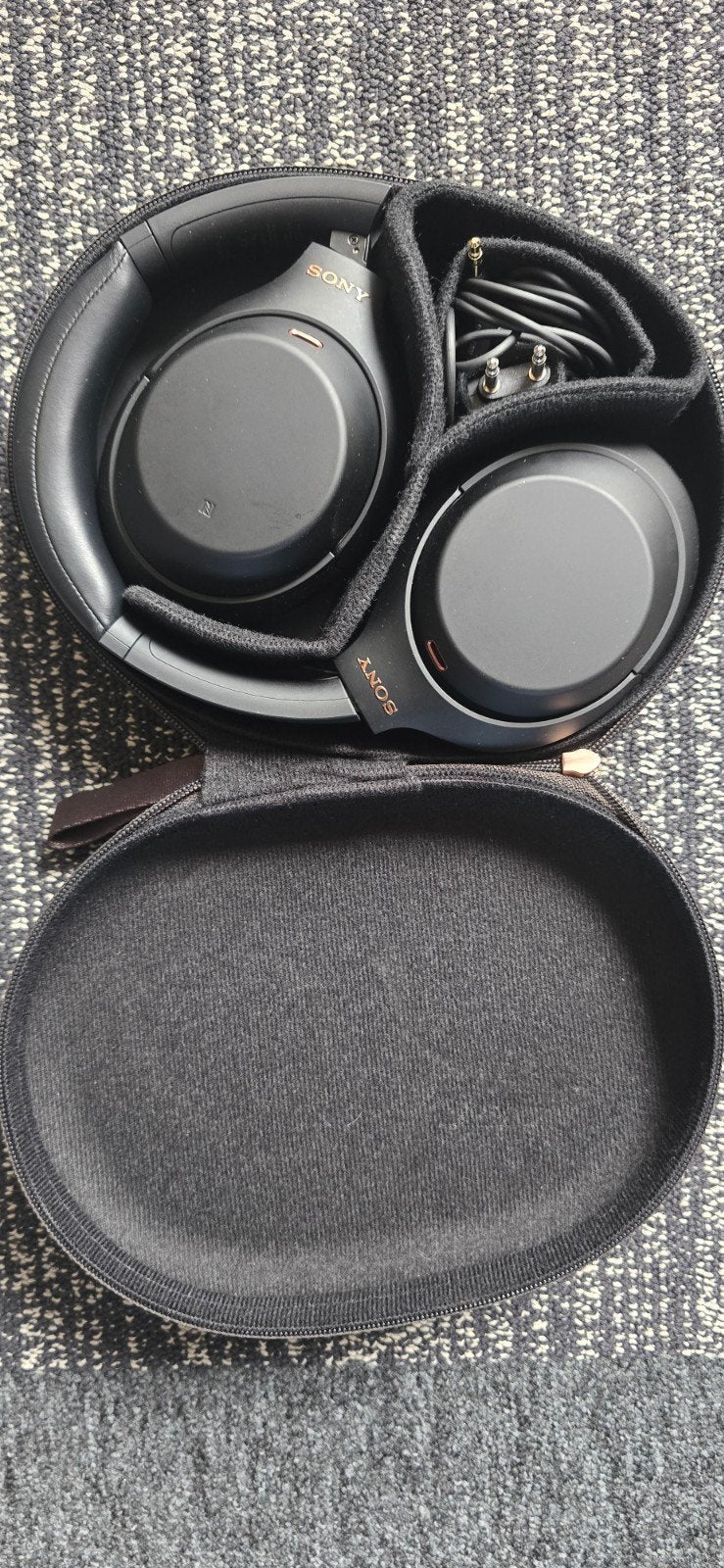 Sony Over-ear Koptelefoon met Noise Cancelling en Case, Ophalen of Verzenden