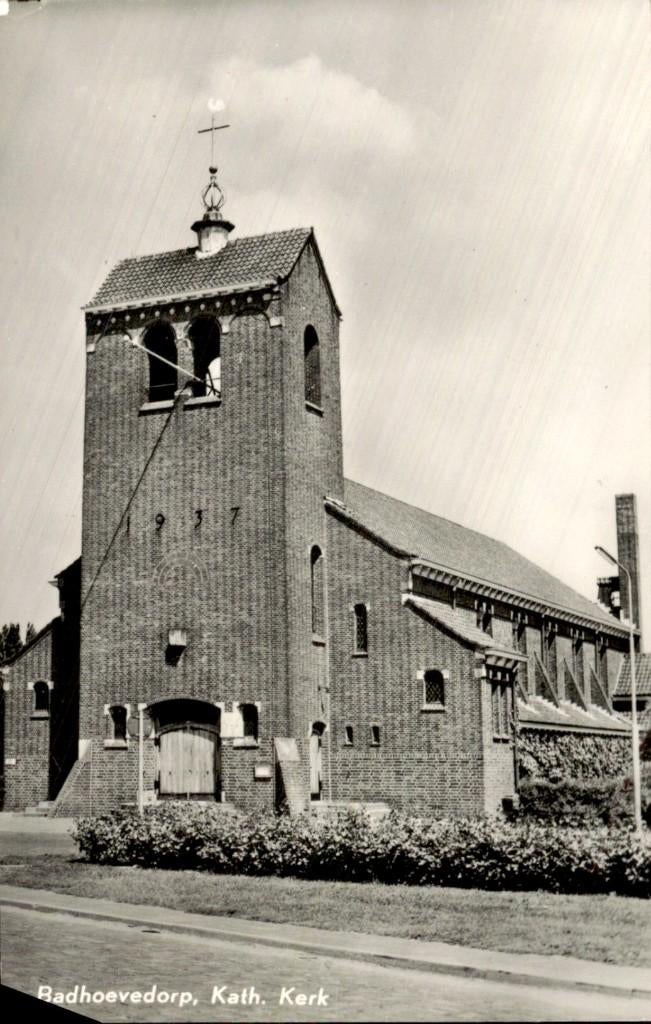 Badhoevedorp - Kath. Kerk - Vooraanzicht, Verzamelen, Ansichtkaarten | Nederland, Ophalen of Verzenden, 1920 tot 1940, Ongelopen