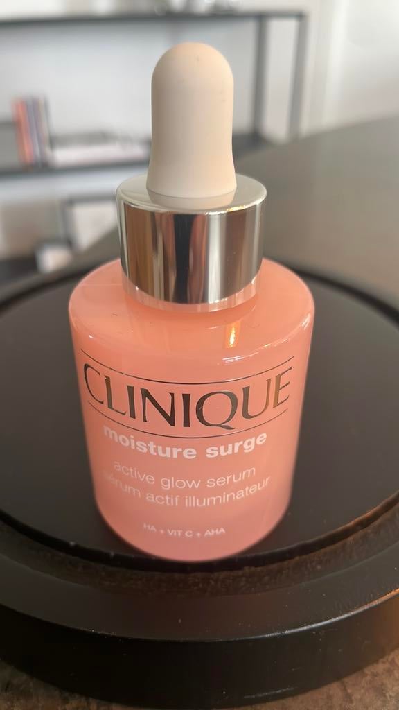 Clinique moisture surge glow serum 30 ml, Sieraden, Tassen en Uiterlijk, Uiterlijk | Gezichtsverzorging, Ophalen of Verzenden