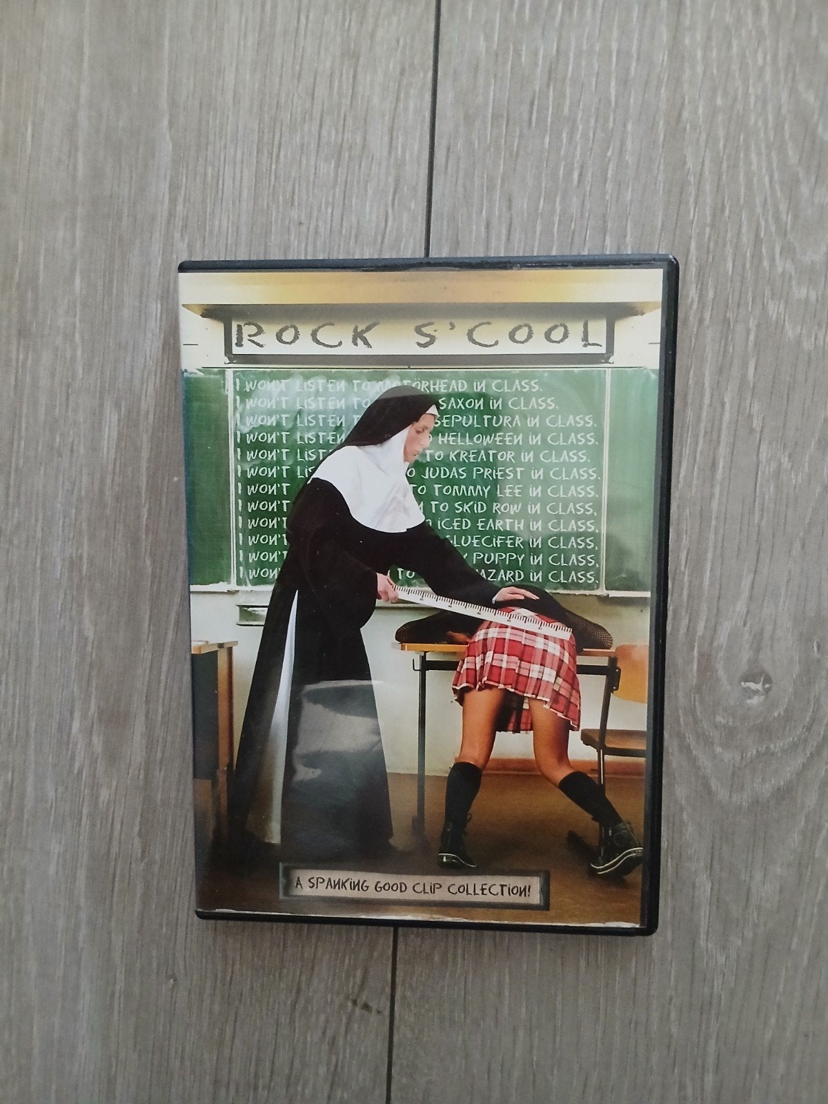 Rock S'Cool - A Spanking Good Clip Collection!, Ophalen of Verzenden, Zo goed als nieuw