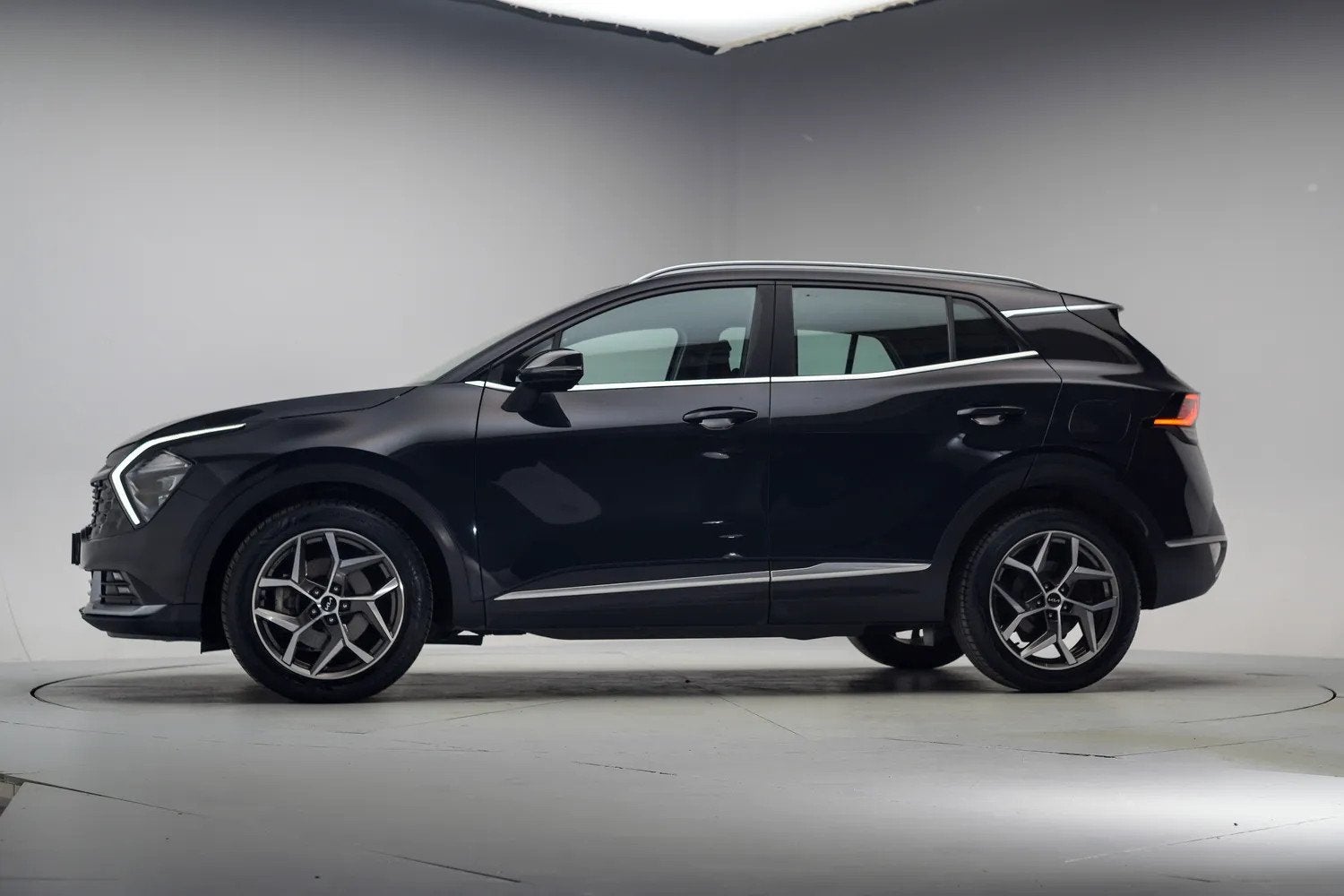 Kia Sportage 1.6 T-GDi Hybrid DynamicLine Aut. [ Adapt.cruis, Auto's, Gebruikt, 4 cilinders, 1650 kg, Zwart