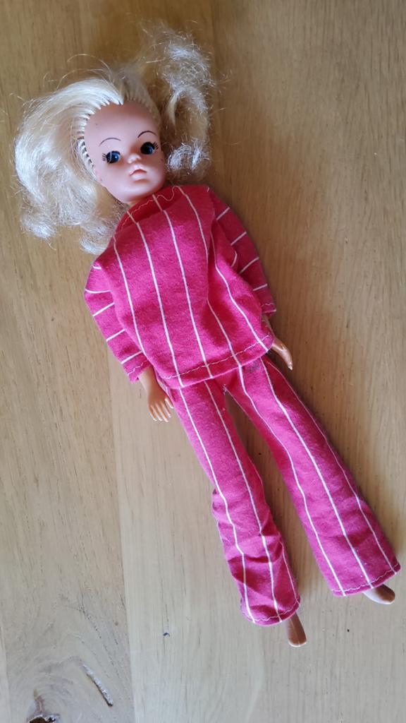 Vintage Barbie Sindy Fleur Tienerpop blonde haren., Verzamelen, Ophalen of Verzenden, Zo goed als nieuw, Fashion Doll